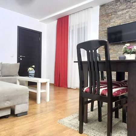 2Br Airport Accommodation W/Free Private Parking Ledine 外观 照片