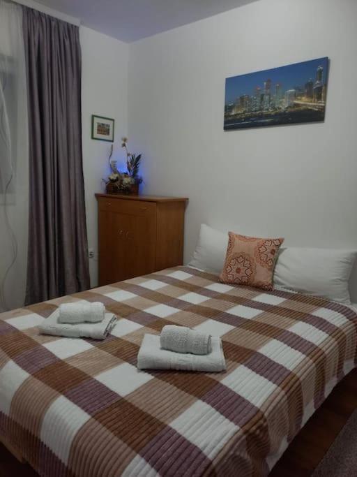 2Br Airport Accommodation W/Free Private Parking Ledine 外观 照片