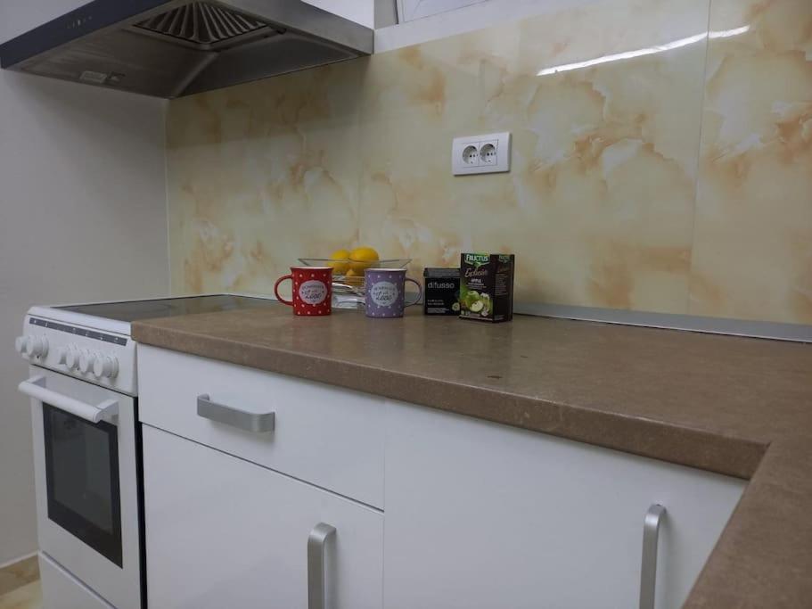 2Br Airport Accommodation W/Free Private Parking Ledine 外观 照片